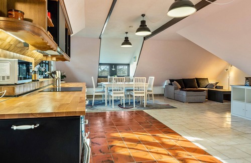 Dannau Apartment | Apartment 'Ferienwohnung Eichkater' with Private Terrace, Balcony and Wi-Fi