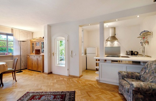 Durbach Apartment | Apartment 'Ferienwohnung Schmid' with Mountain View, Private Terrace and Wi-Fi