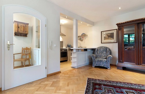 Durbach Apartment | Apartment 'Ferienwohnung Schmid' with Mountain View, Private Terrace and Wi-Fi