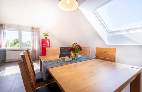 Durbach Apartment | Apartment 'Ferienwohnung Weitblick' with Mountain View, Balcony and Wi-Fi