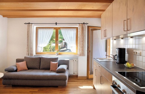 Obergrainau Apartment | Apartment 'Ferienwohnung Waxensteinblick' with Mountain View, Balcony and Wi-Fi