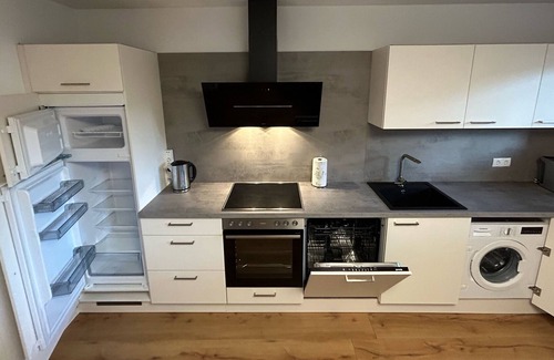 Lingen Apartment | Apartment 'Ferienwohnung Bella' with Private Terrace and Wi-Fi
