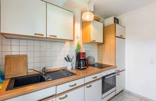 Marburg Apartment | Apartment 'Ferienwohnung Amselstraße' with Private Terrace, Shared Garden and Wi-Fi