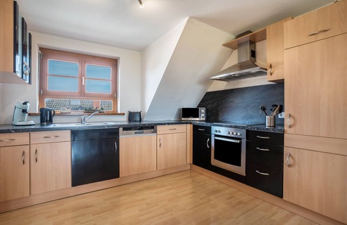 Neuried Apartment | Apartment 'Ferienwohnung, 80qm' with Balcony and Wi-Fi