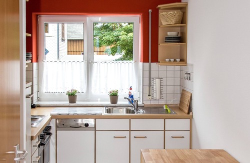 Oberhof Apartment | Apartment 'Ferienwohnung Tannenblick 3-4' with Mountain View, Balcony and Wi-Fi