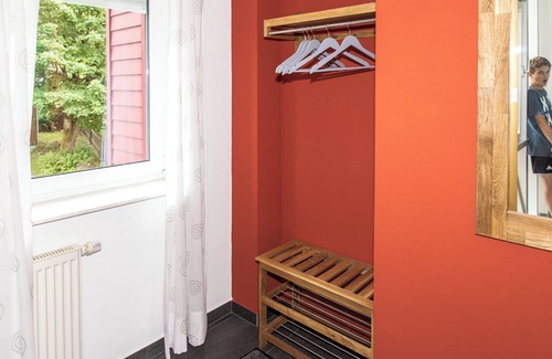 Oberhof Apartment | Apartment 'Ferienwohnung Tannenblick 3-4' with Mountain View, Balcony and Wi-Fi