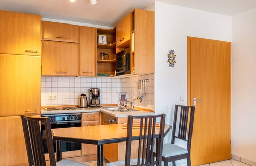 Oberhof Apartment | Apartment 'Ferienwohnung Tannenblick 3-2-3-3' with Mountain View, Garden and Wi-Fi
