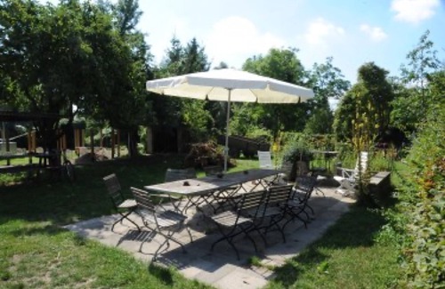 Paretz Apartment | Apartment 'Ferienwohnung 3 Mit 3 Schlafzimmern' with Shared Terrace, Shared Garden and Wi-Fi