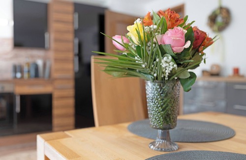 Lauf Apartment | Apartment 'Ferienwohnung Gabriele' with Mountain View, Private Terrace and Wi-Fi