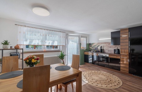 Lauf Apartment | Apartment 'Ferienwohnung Gabriele' with Mountain View, Private Terrace and Wi-Fi