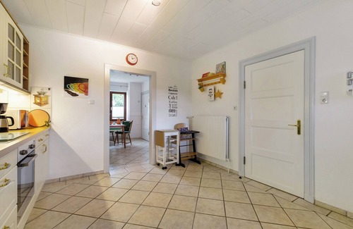 Hohn Apartment | Apartment 'Ferienwohnung Kiek In Hohn' with Private Terrace, Shared Garden and Wi-Fi