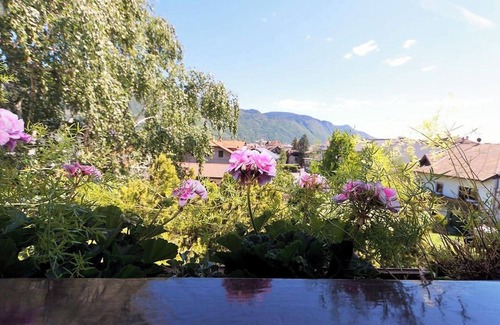 Lana Apartment | Apartment 'Ferienwohnung Lanz 2' with Mountain View, Private Garden and Wi-Fi