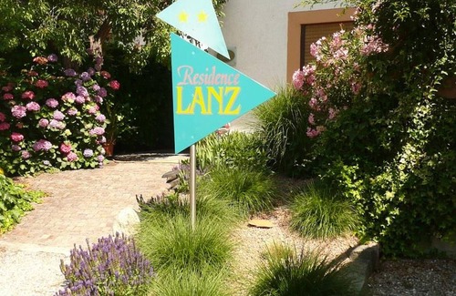 Lana Apartment | Apartment 'Ferienwohnung Lanz 2' with Mountain View, Private Garden and Wi-Fi
