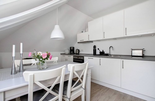 Viol Apartment | Apartment 'Ferienwohnung Marita Carstensen' with Shared Terrace, Shared Garden and Wi-Fi