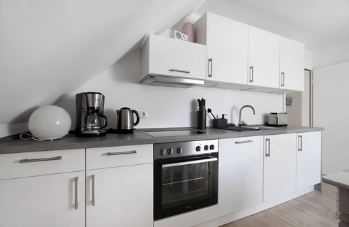 Viol Apartment | Apartment 'Ferienwohnung Marita Carstensen' with Shared Terrace, Shared Garden and Wi-Fi