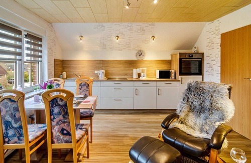 Riepe Apartment | Apartment 'Ferienwohnung Utkiek' with Private Terrace, Private Garden and Wi-Fi