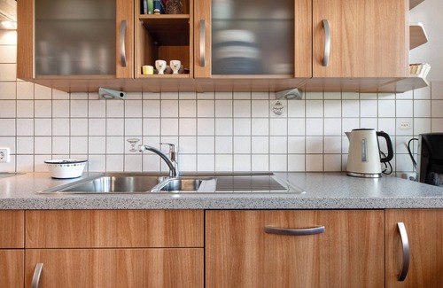 Weilheim Apartment | Apartment 'Fernblick' with Private Terrace, Shared Garden and Wi-Fi