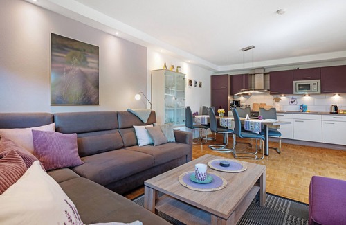 Deinste Apartment | Apartment 'Fewo Birkenallee - Lavendel' with Private Terrace