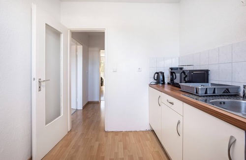 Quickborn Apartment | Apartment 'Fewo Danzig 2' with Balcony and Wi-Fi