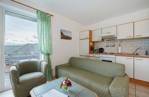 Thornich Apartment | Apartment 'Fewo Pumuckl' with Mountain View, Private Garden and Wi-Fi