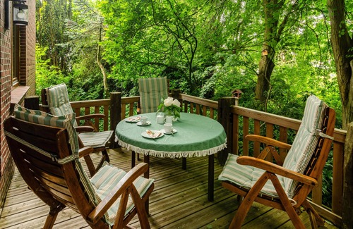 Idafehn Apartment | Apartment 'Fewo1 Seelter Ai Saterland' with Shared Garden, Balcony and Wi-Fi