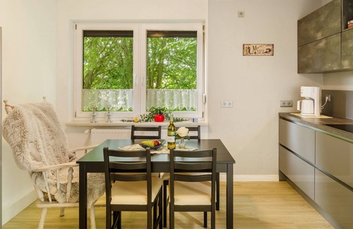 Idafehn Apartment | Apartment 'Fewo2 Seelter Uutkiek Saterland' with Private Terrace, Shared Garden and Wi-Fi