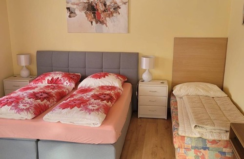 Ranten Bed & Breakfast | Apartment/flat, shower and bathtub, quiet - Gästehaus Raab