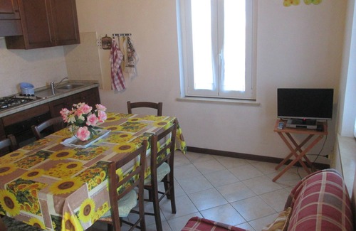 Massignano Apartment | Apartment for 2 people, 4 km from the sea, ideal for couples