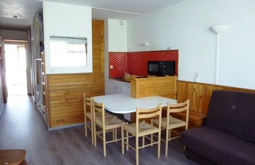 Arette Apartment | Apartment for 6 with balcony, parking, ski-in/ski-out
