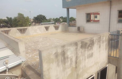 Littoral Department Apartment | Apartment for 7 people in a secure, well-lit area