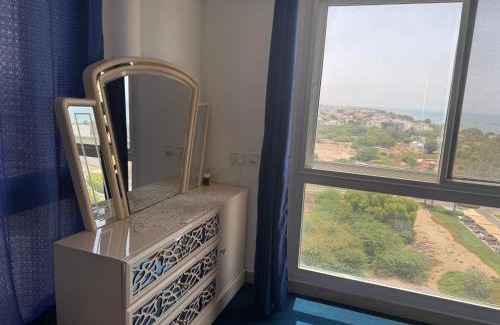 Al Ghubrah Ash Shamaliyyah Apartment | Apartment for Family
