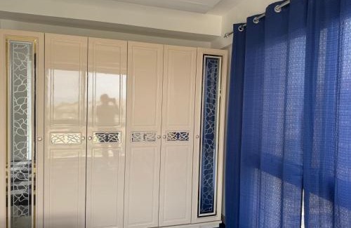 Al Ghubrah Ash Shamaliyyah Apartment | Apartment for Family