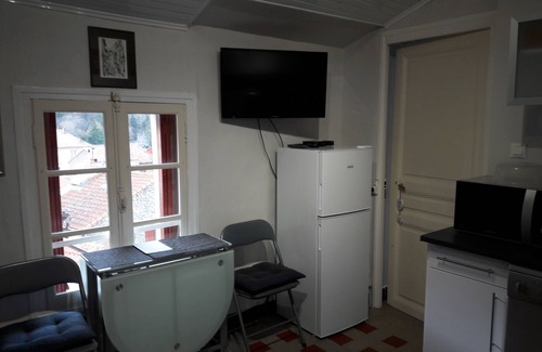 Vernet-les-Bains Apartment | APARTMENT for 2 people/FREE WIFI/Garden/Old Village/Comfort TT