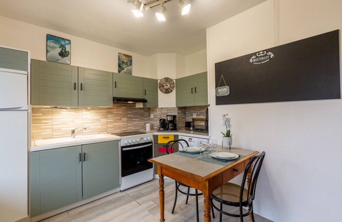 Collonges-sous-Saleve Apartment | Apartment 'Le Grand Salève' with Balcony and Wi-Fi