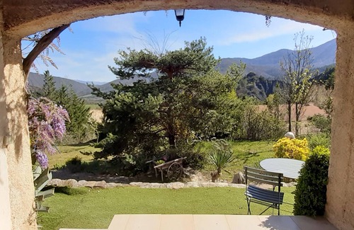 La Robine-sur-Galabre Cottage | Apartment in Provence in a quiet area with mountai