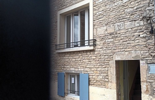 Noyers-sur-Serein House | Apartment
