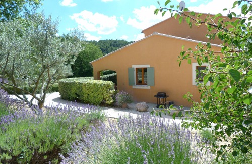 Pernes-les-Fontaines Apartment | Apartment/flat - Pernes les fontaines