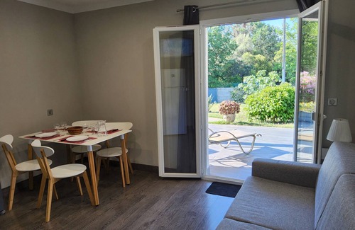 Morta Apartment | Apartment 2-4 pers - ground floor 48m2 + terrace 38m2 near sea and mountains