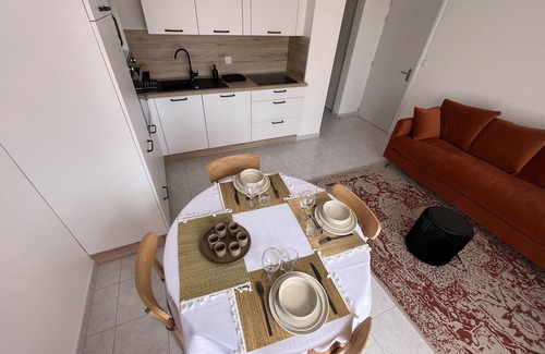 Saint-Hilaire-de-Riez Apartment | Apartment with sea view, beach access and natural swimming pool nearby