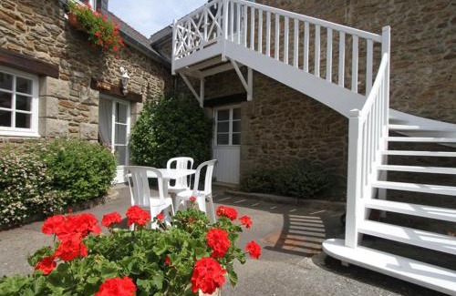 Saint-Jouan-des-Guerets Apartment | Apartment La Malouinière des Longchamps by Interhome