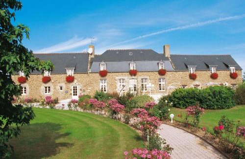Saint-Jouan-des-Guerets Apartment | Apartment La Malouinière des Longchamps by Interhome