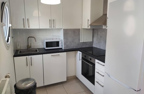 Les Puces de Saint-Ouen Apartment | Apartment near the Saint-Ouen antique market