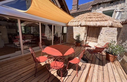 Villeneuve d'Aveyron Apartment | Apartment-Private Bathroom