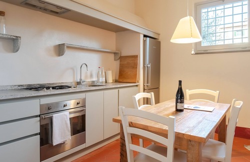 Cortona Apartment | Apartment 'Frantoio 2 Classic' with Shared Pool, Wi-Fi and Air Conditioning