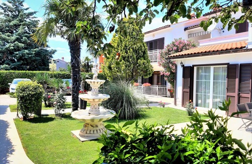 Strmac Apartment | Apartment + free boat trip + 2 free bikes + PlayStation 4 + air condition + WiFi