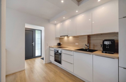 Frickingen Apartment | Apartment 'Frieda' with Mountain View, Private Terrace and Wi-Fi