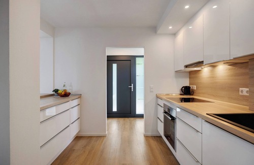 Frickingen Apartment | Apartment 'Frieda' with Mountain View, Private Terrace and Wi-Fi