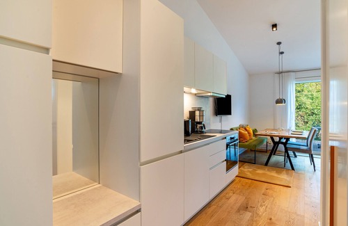 Conweiler Apartment | Apartment 'Frühling' with Shared Pool, Shared Garden and Wi-Fi