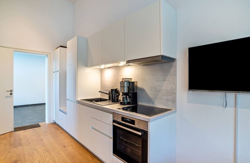 Conweiler Apartment | Apartment 'Frühling' with Shared Pool, Shared Garden and Wi-Fi