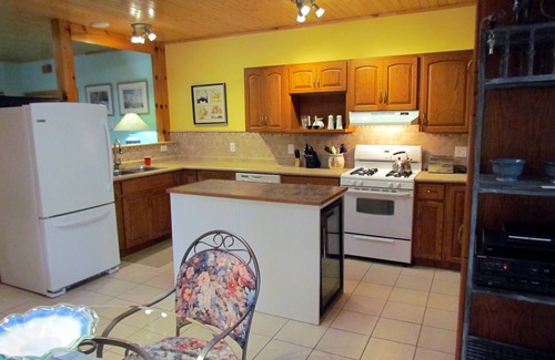 Smiths Corner Apartment | APARTMENT FULLY EQUIPPED FOR WEEKLY OR MONTHLY STAYS- IDEAL FOR CONTRACT WORKERS